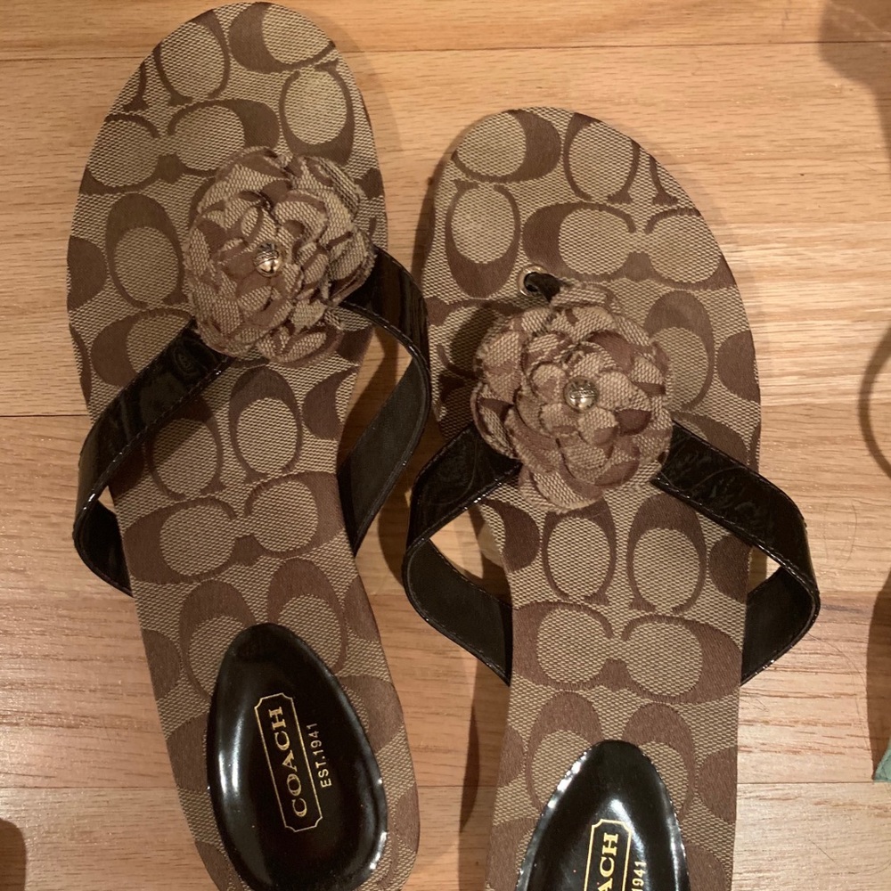 Coach Floral Slides Sz 10 worn once.